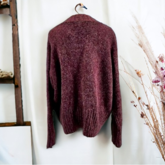 Abound By Nordstrom Burgundy Stem V-Neck Sweater 
Size Medium - Picture 4 of 7